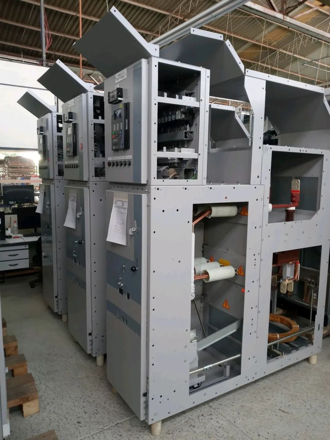Medium-voltage switchgear